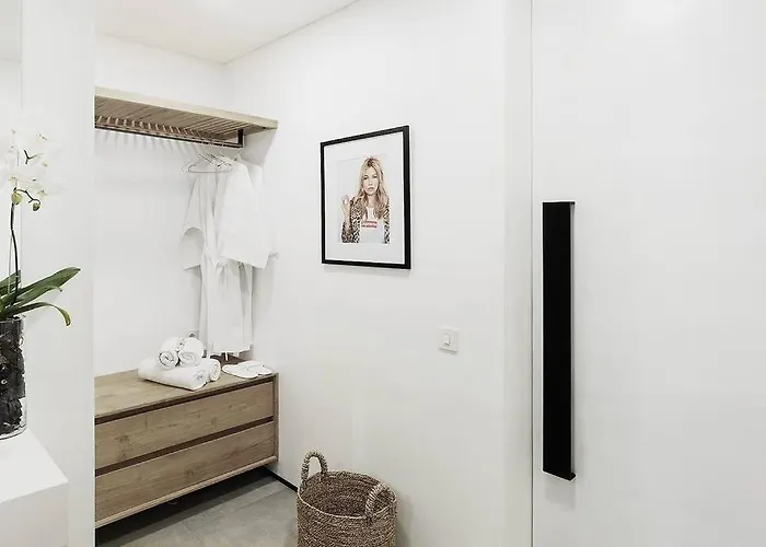 Q - Pool House - Contemporary Pool House - Seminyak