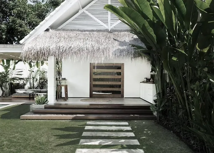 Q - Pool House - Contemporary Pool House - Seminyak