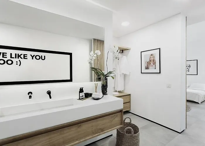 Q - Pool House - Contemporary Pool House - * Seminyak